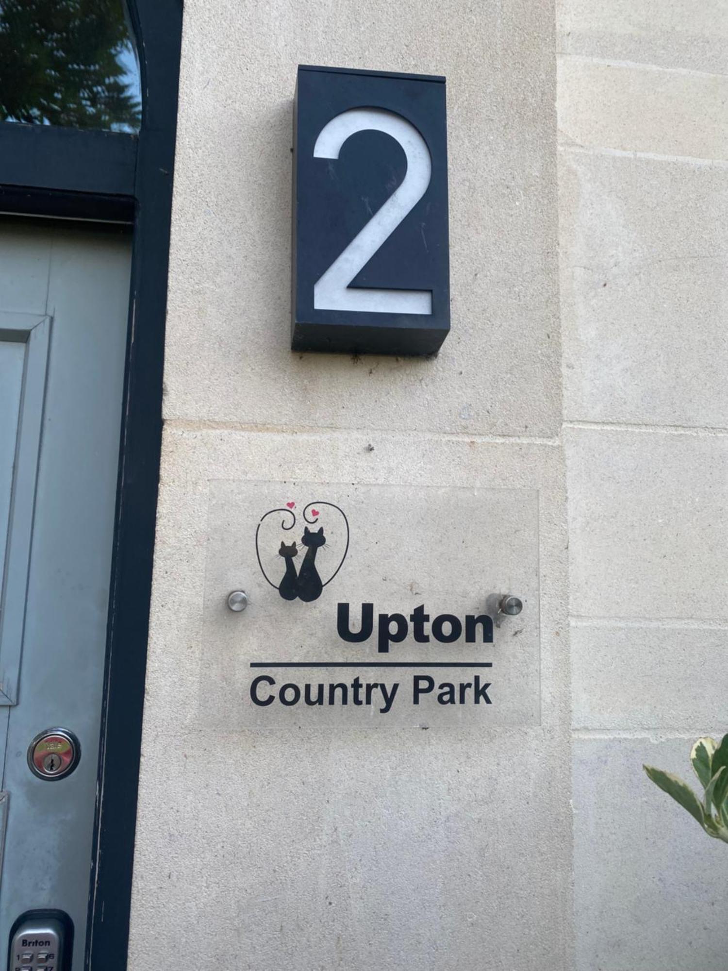 Upton Country Park Guest House Northampton Exterior foto
