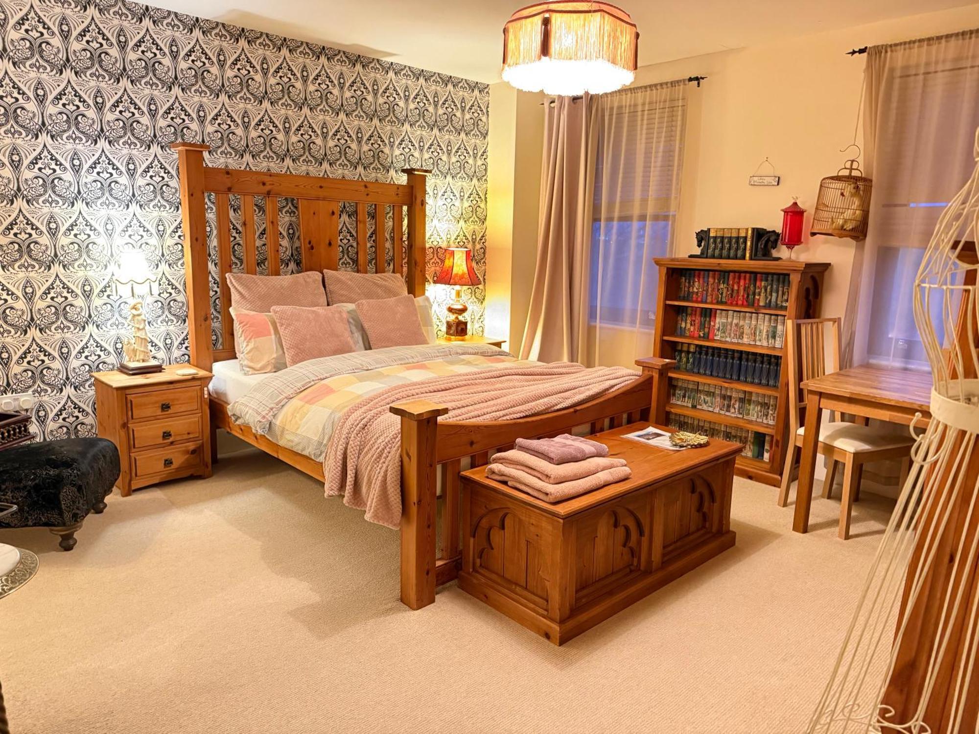 Upton Country Park Guest House Northampton Exterior foto